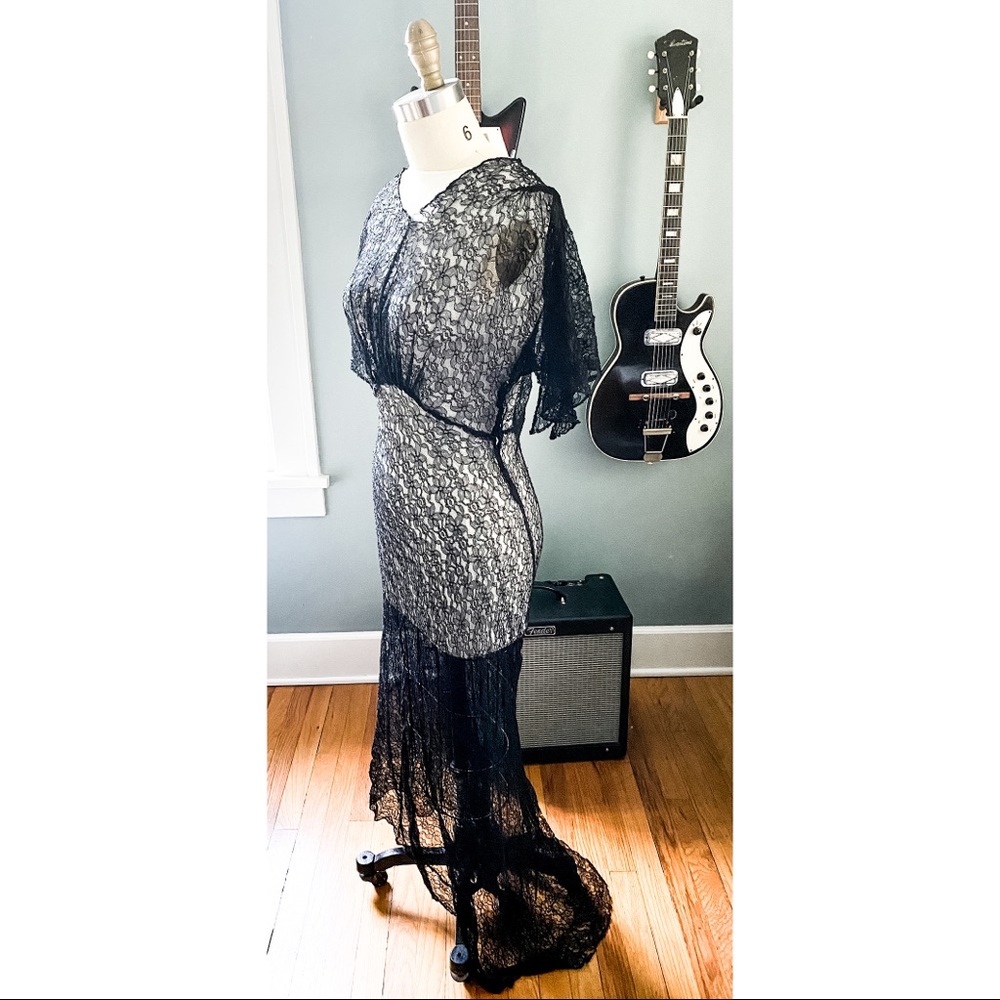 1930s black lace dress with train vintage black lace dress 40s medium